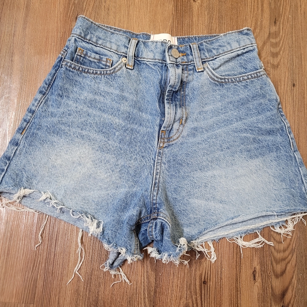 BDG Denim High-Waisted Women Shorts perfecc for summer used‎ good condition.
